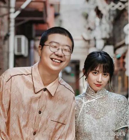 李现最新皮肤爆料视频,炫酷造型，光影交织，等你揭秘！  第3张